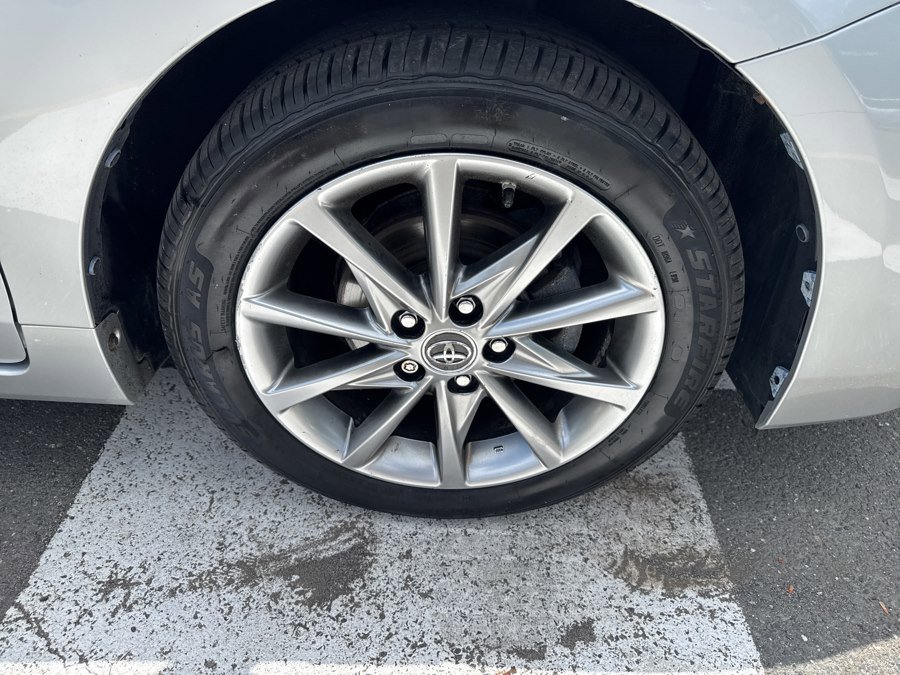 Used 2015 Toyota Prius V Five w/ Advanced Technology Package FWD image 12