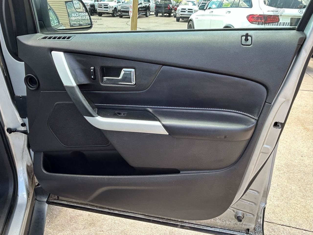Used 2012 Ford Edge SE FWD image 16