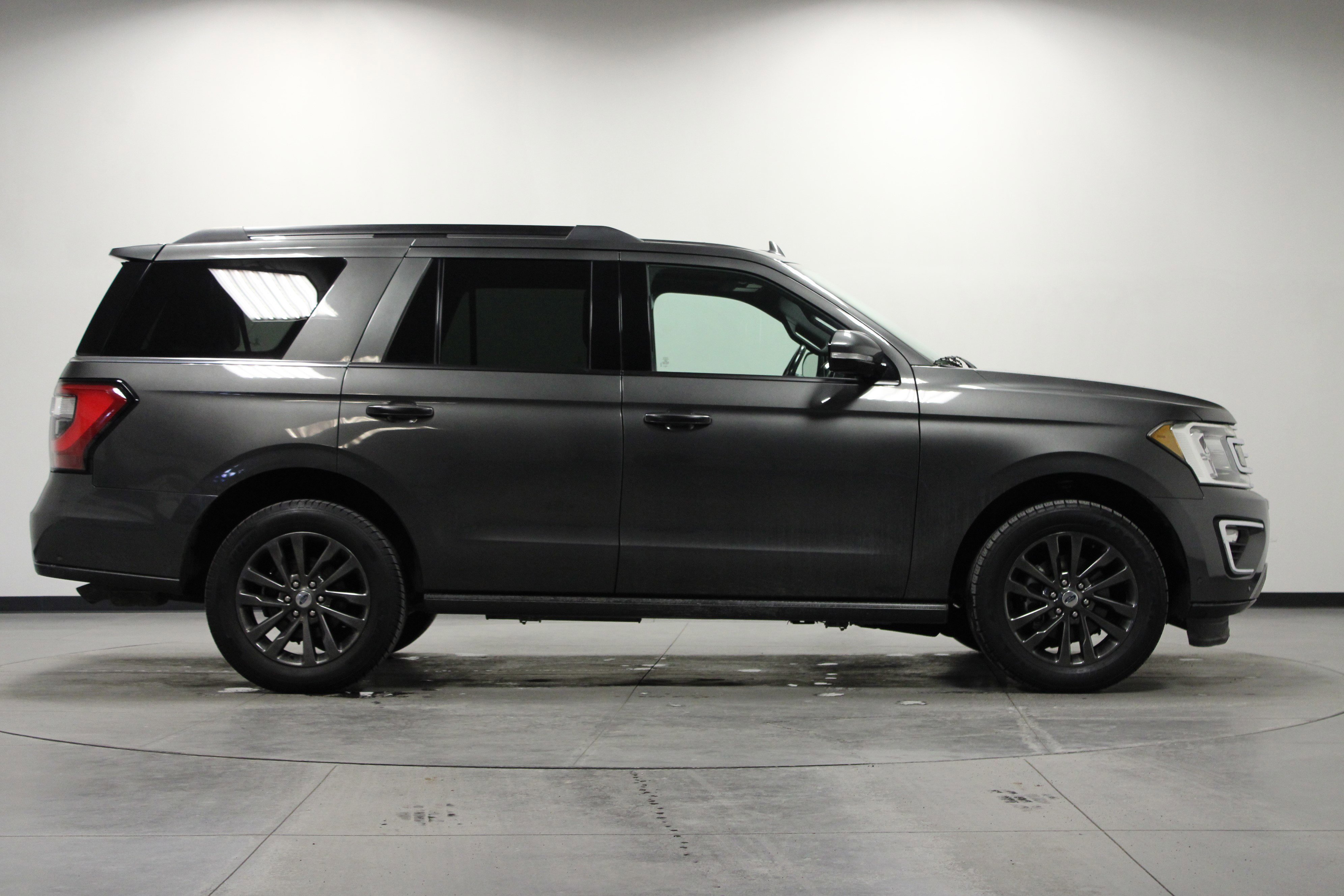 Used 2019 Ford Expedition Limited w/ Equipment Group 301A image 3