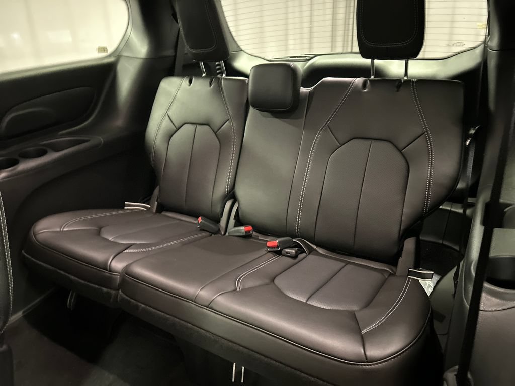 New 2027 Chrysler Pacifica Select FWD image 22