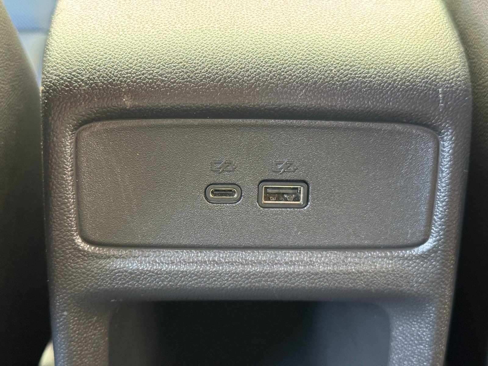Used 2025 Chevrolet Trax RS FWD image 31
