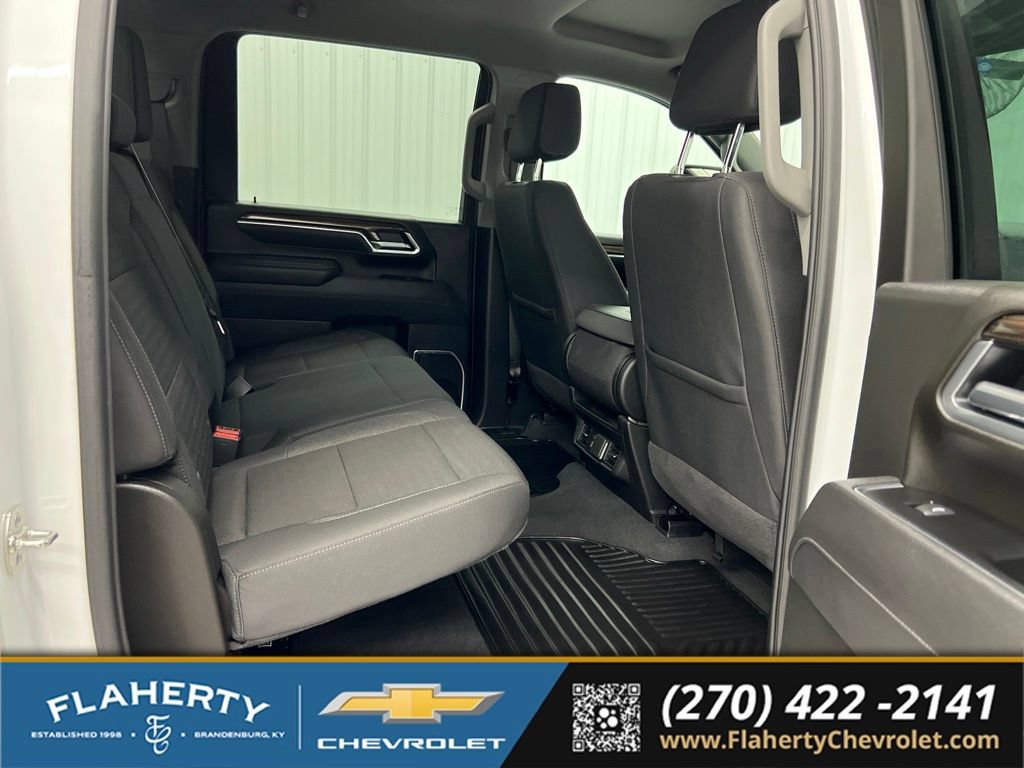 Used 2025 Chevrolet Silverado 2500 LT w/ Convenience Package AWD/4WD image 13