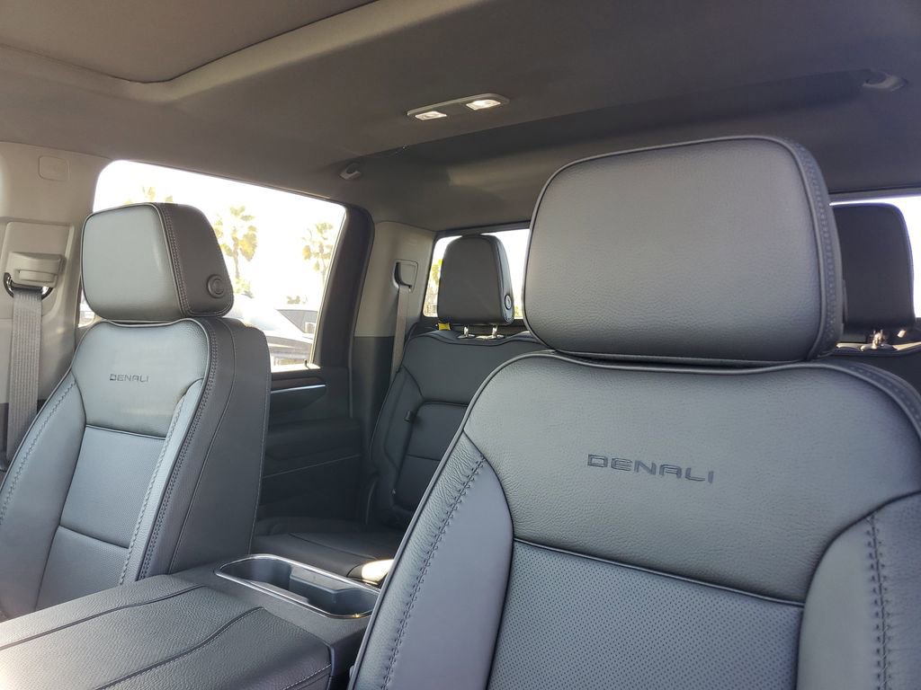 New 2026 GMC Sierra 2500 Denali w/ Denali Reserve Package image 7