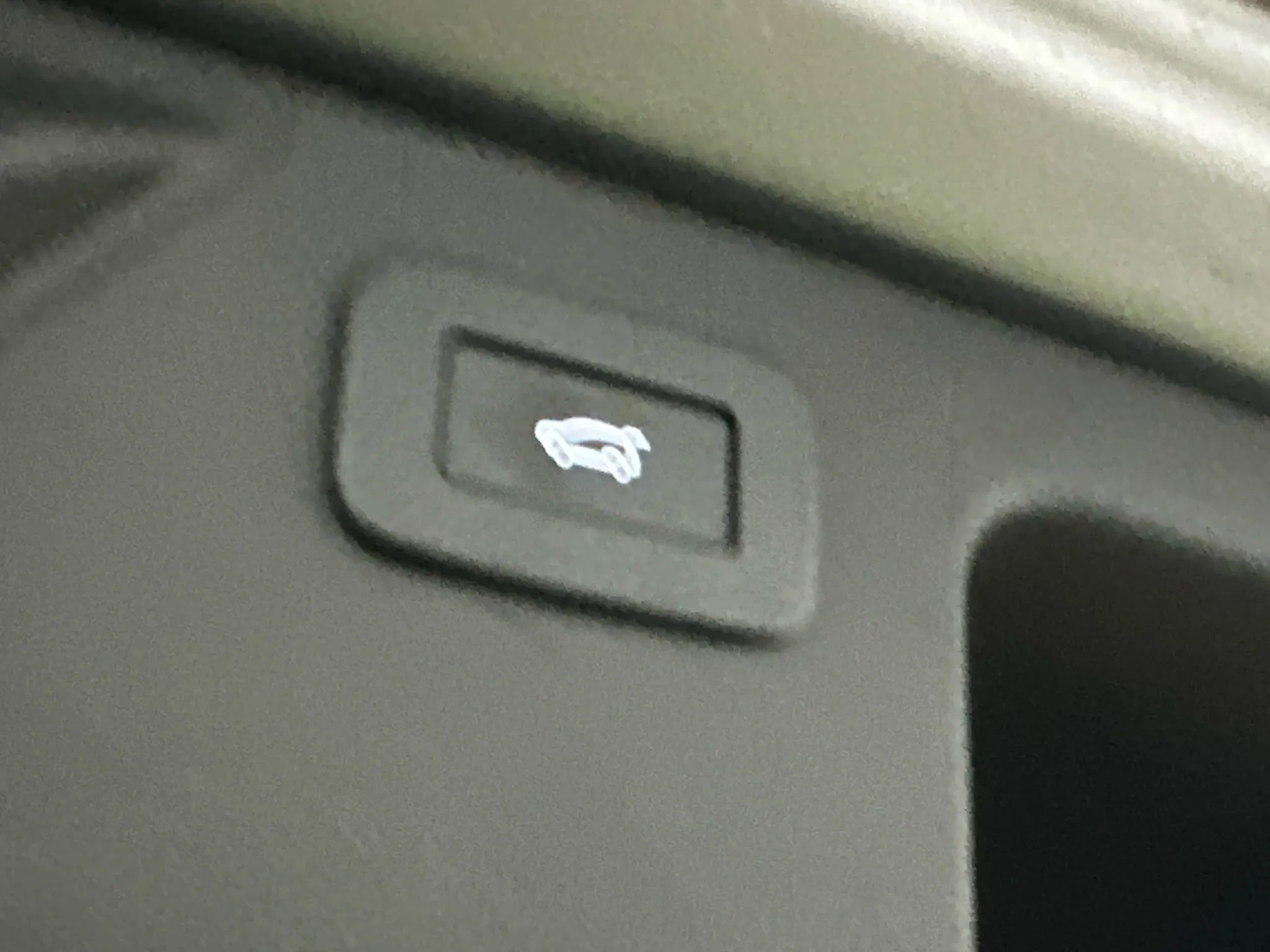 Used 2025 Land Rover Discovery Sport S image 19