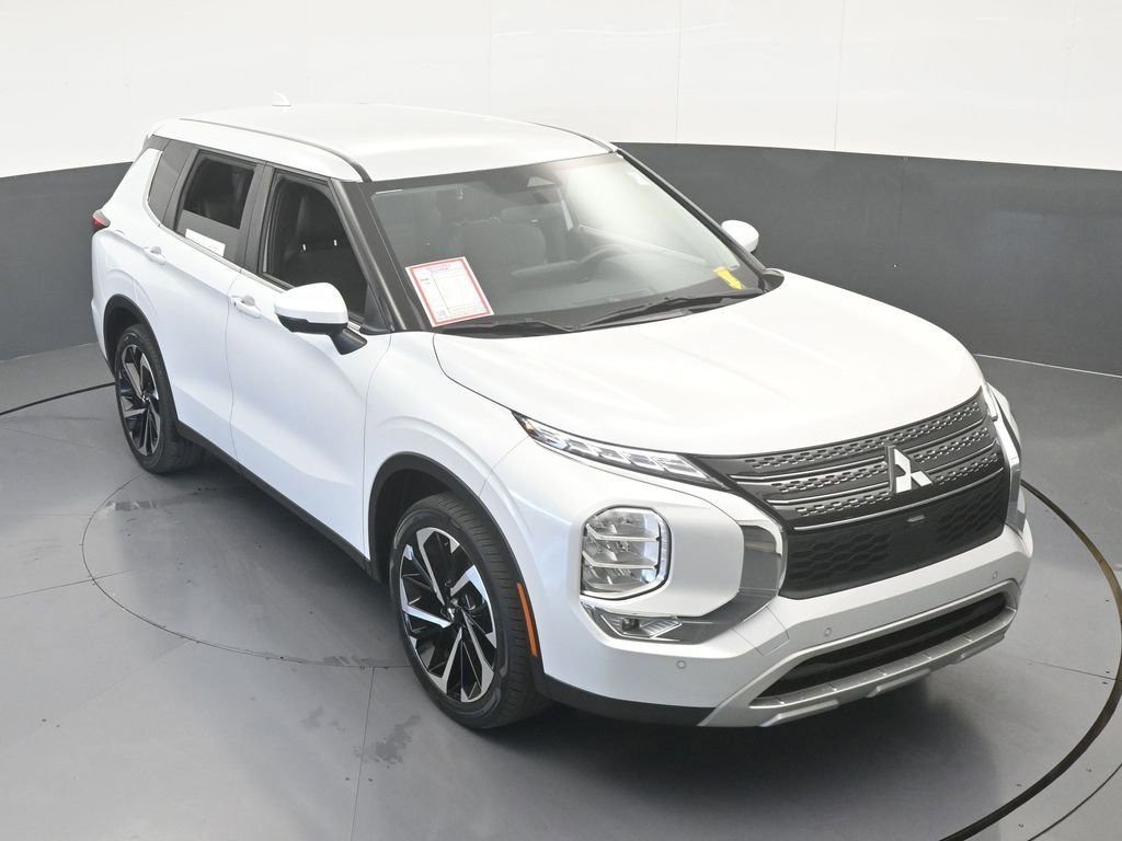 Used 2023 Mitsubishi Outlander SE image 63