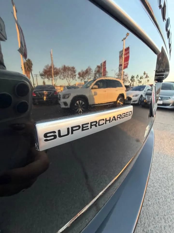 Used 2017 Land Rover Range Rover Supercharged AWD/4WD image 6