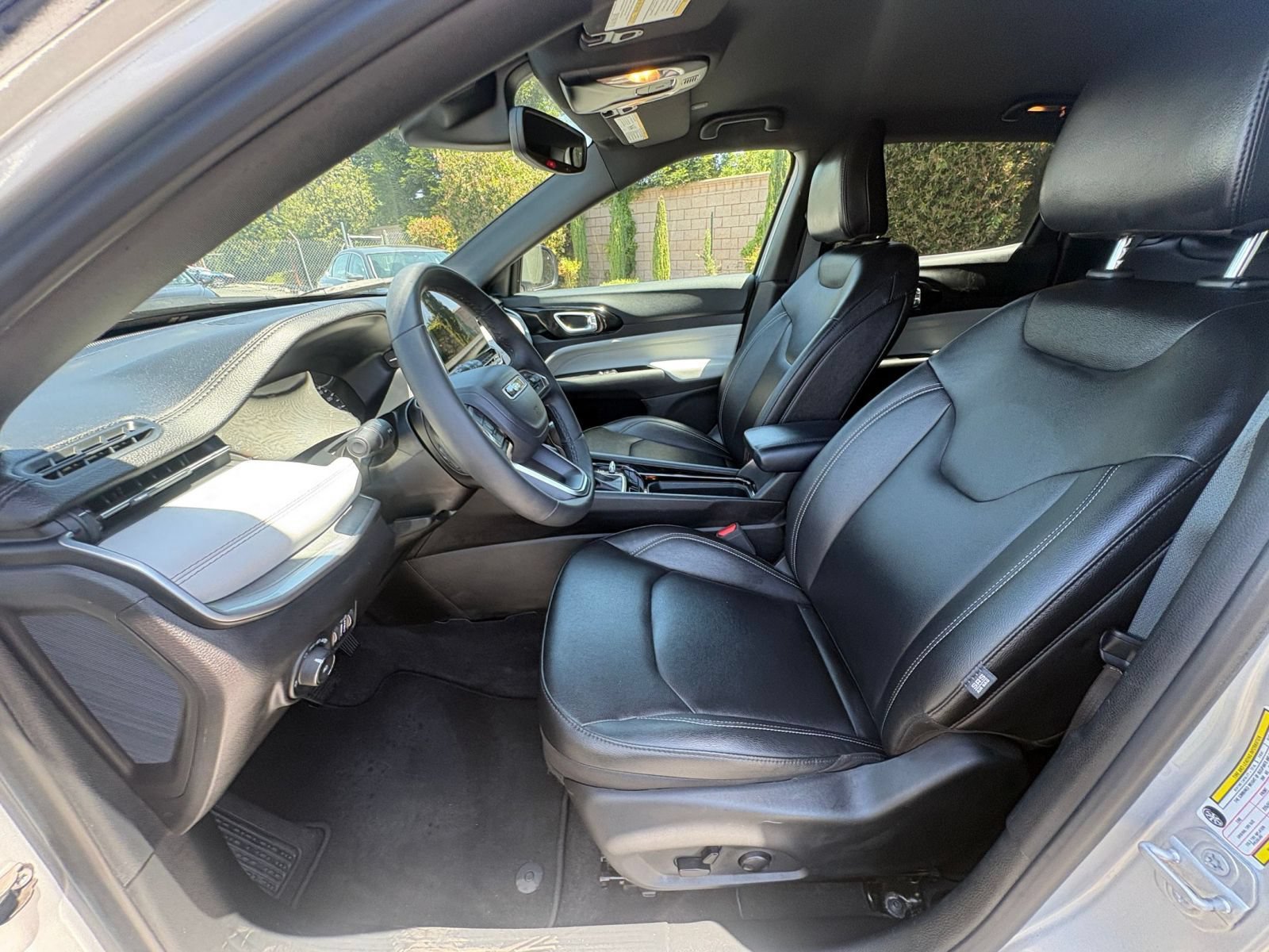 Used 2025 Jeep Compass Limited AWD/4WD image 28