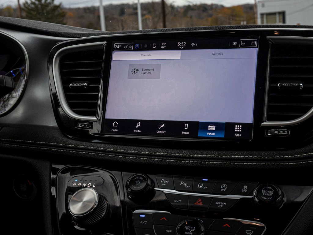 Used 2023 Chrysler Pacifica Touring-L w/ S Appearance Package image 19