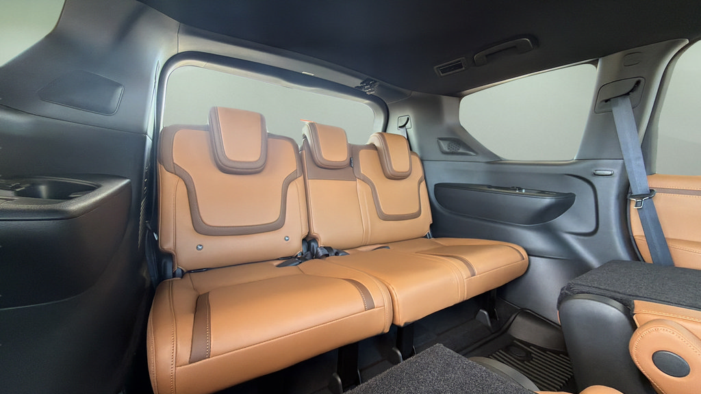 New 2026 Nissan Armada SL w/ Captain's Chari Seat Package AWD/4WD image 17
