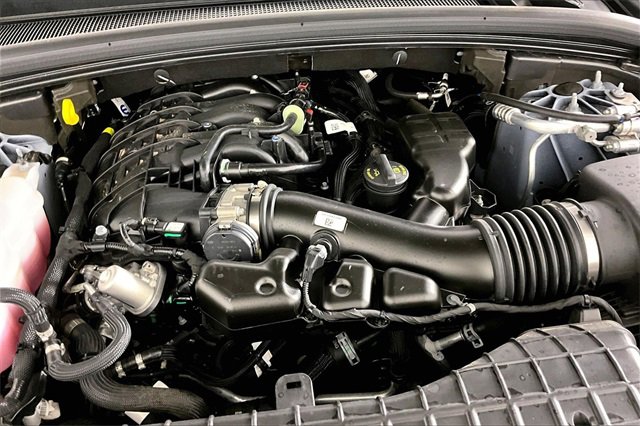 Used 2025 Jeep Grand Cherokee Altitude w/ Trailer Tow Package image 31