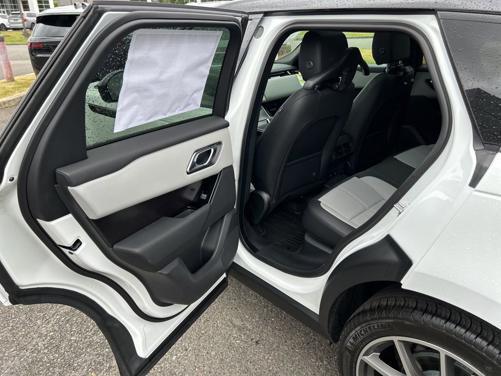 New 2026 Land Rover Range Rover Velar Dynamic SE image 15