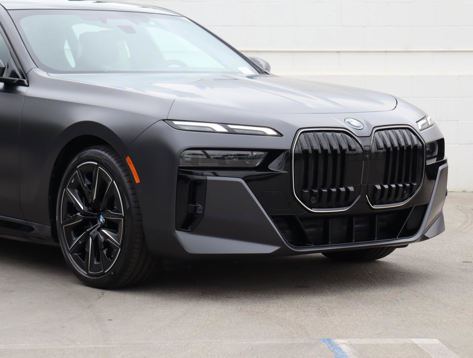 New 2026 BMW i7 eDrive50 w/ M Sport Package image 2