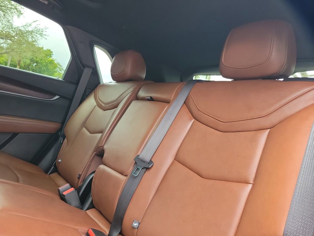 Used 2022 Cadillac XT5 Premium Luxury w/ Technology Package image 13