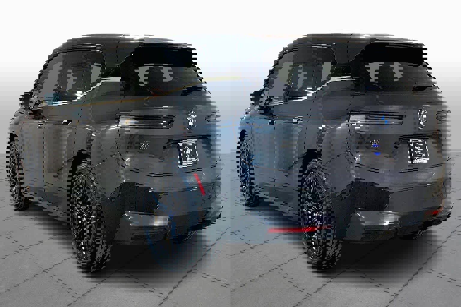 Used 2023 BMW iX M60 image 12