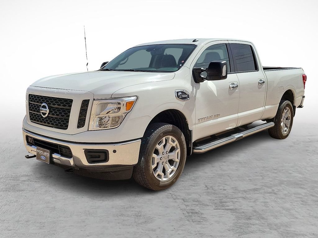 Used 2019 Nissan Titan SV w/ SV Convenience Package image 5