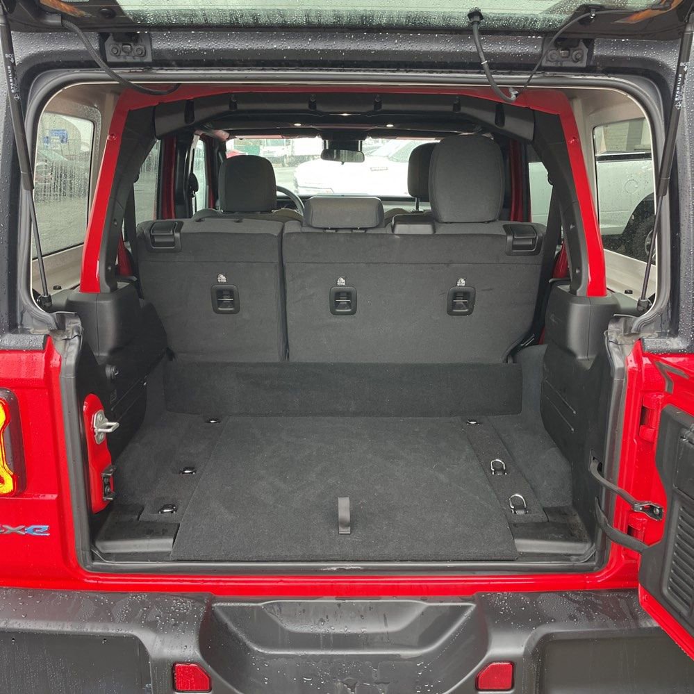 Used 2024 Jeep Wrangler Unlimited w/ Convenience Group image 24