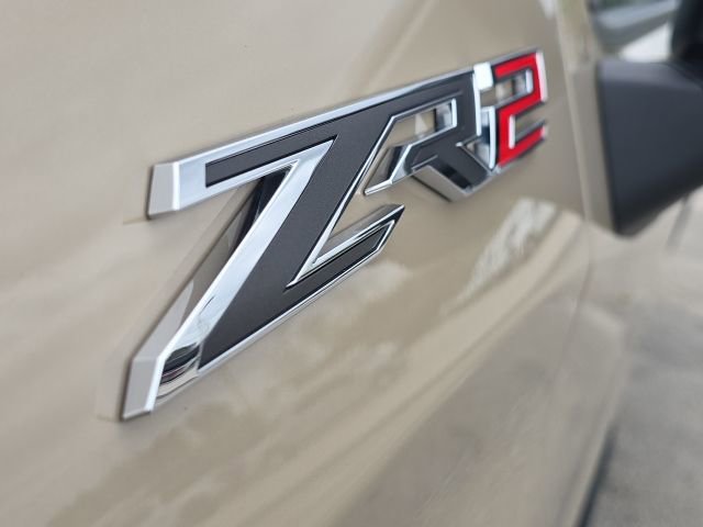 Used 2022 Chevrolet Silverado 1500 ZR2 w/ Technology Package AWD/4WD image 10