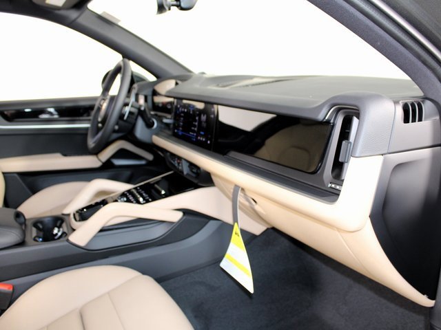 New 2025 Porsche Cayenne image 24