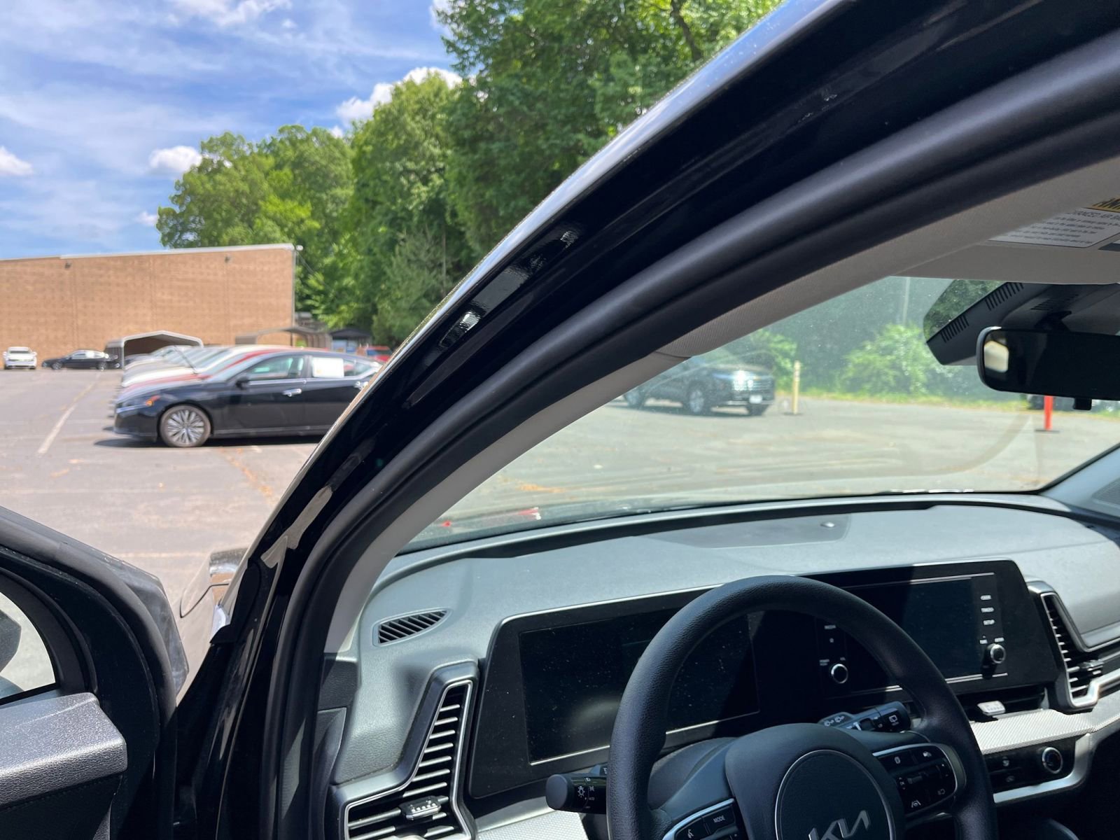 Used 2025 Kia Sportage LX FWD image 33