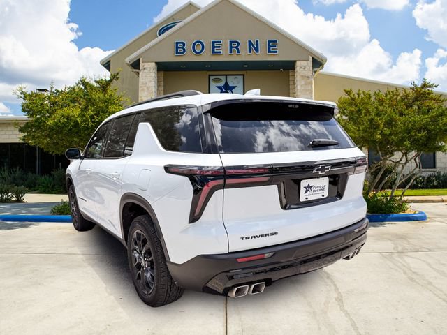 Used 2026 Chevrolet Traverse LT w/ Midnight/Sport Edition FWD image 3