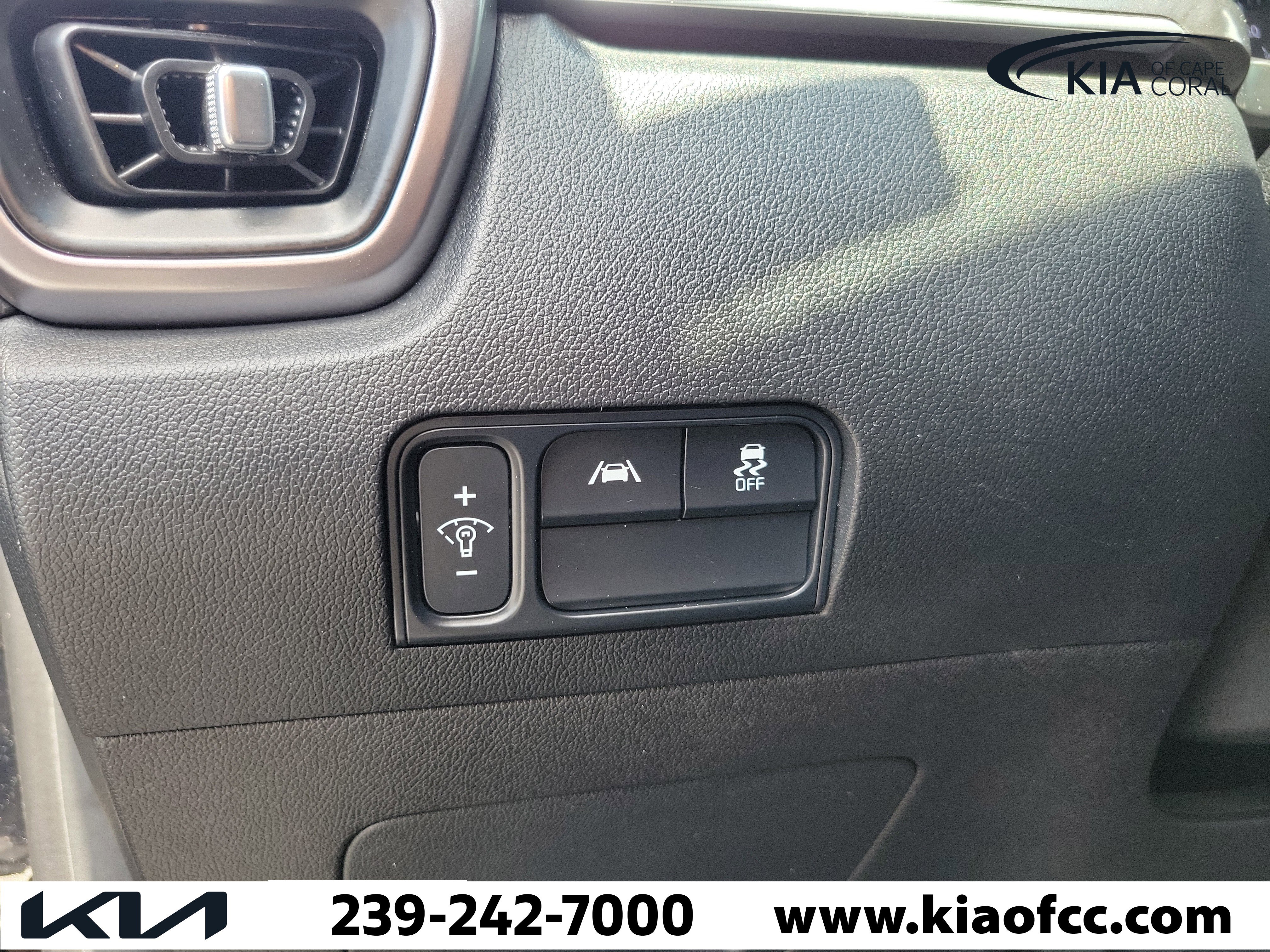 Used 2023 Kia Sorento LX FWD image 22