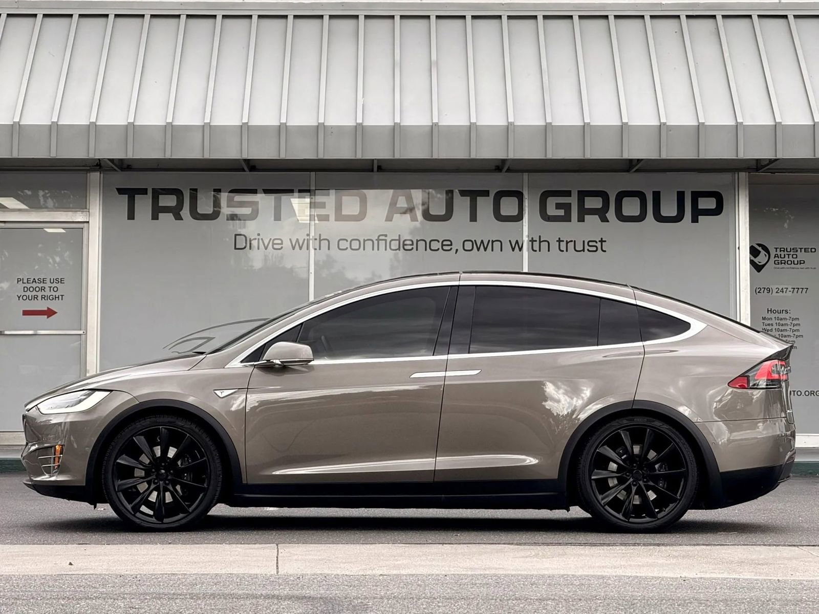 Used 2016 Tesla Model X 90D AWD/4WD image 6