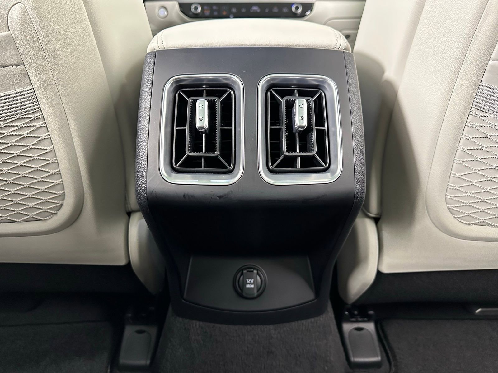 Used 2025 Kia Sorento EX w/ Panoramic Sunroof Package image 36