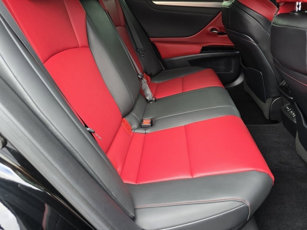 Used 2022 Lexus ES 300h F Sport image 17