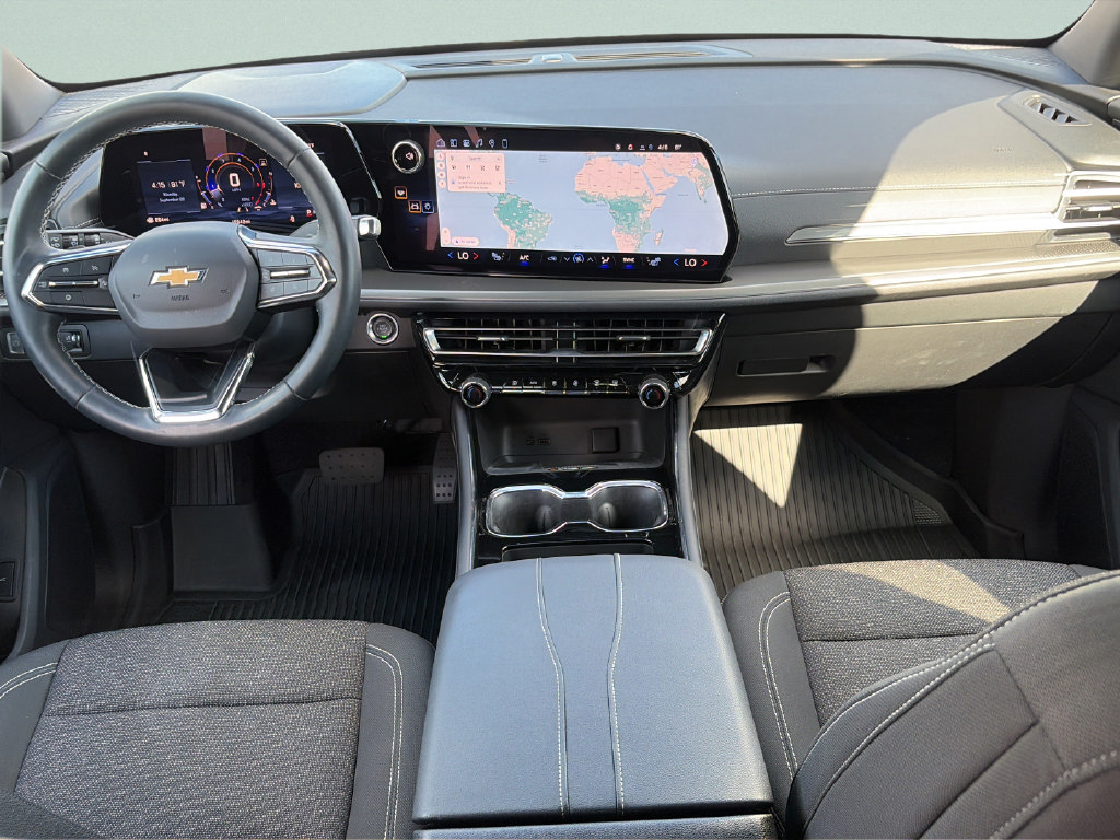 Used 2026 Chevrolet Traverse LT w/ Driver Confidence Package FWD image 12