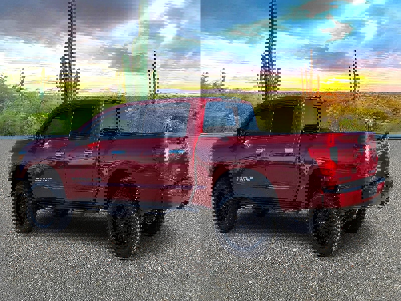 Used 2018 Nissan Titan SV w/ SV Convenience Package image 4