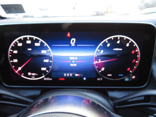 Used 2025 Mercedes-Benz GLC 300 4MATIC image 12