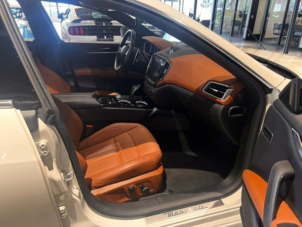 Used 2019 Maserati Ghibli GranSport image 30