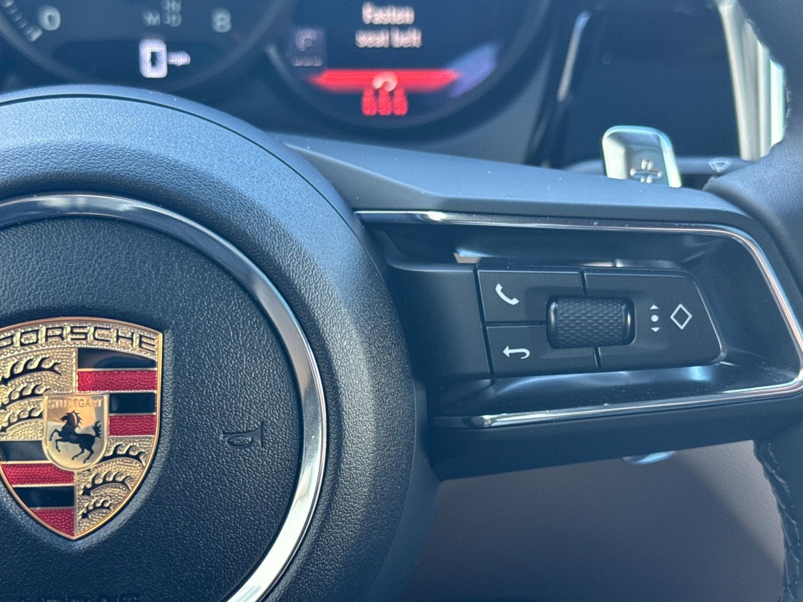 Certified 2025 Porsche Macan image 29