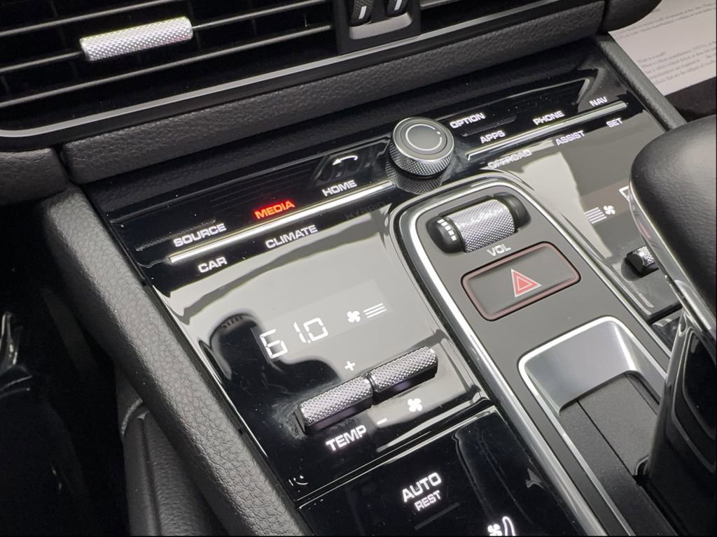 Used 2023 Porsche Cayenne image 34