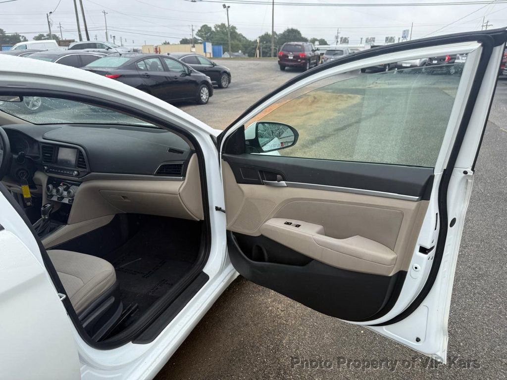 Used 2019 Hyundai Elantra SEL image 12