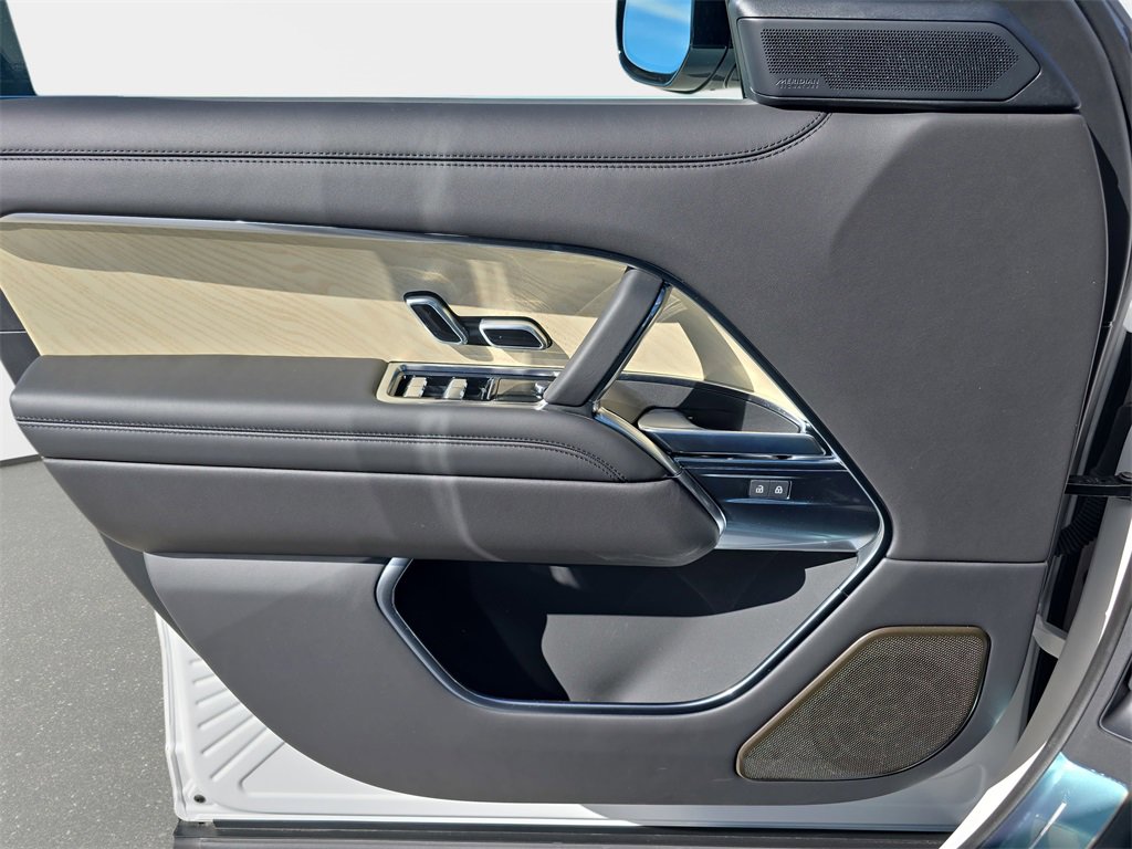 New 2026 Land Rover Range Rover SV image 28