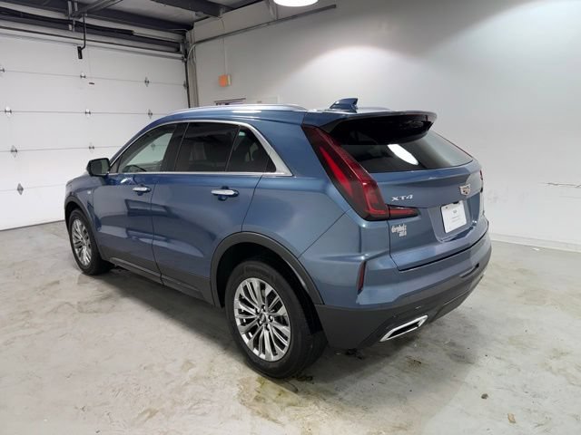Used 2025 Cadillac XT4 Premium Luxury FWD image 4