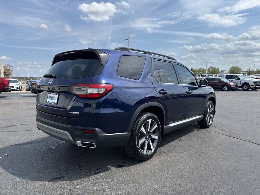 Certified 2023 Honda Pilot Touring image 7