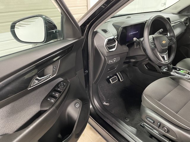 Used 2024 Chevrolet TrailBlazer LT w/ Convenience Package image 10