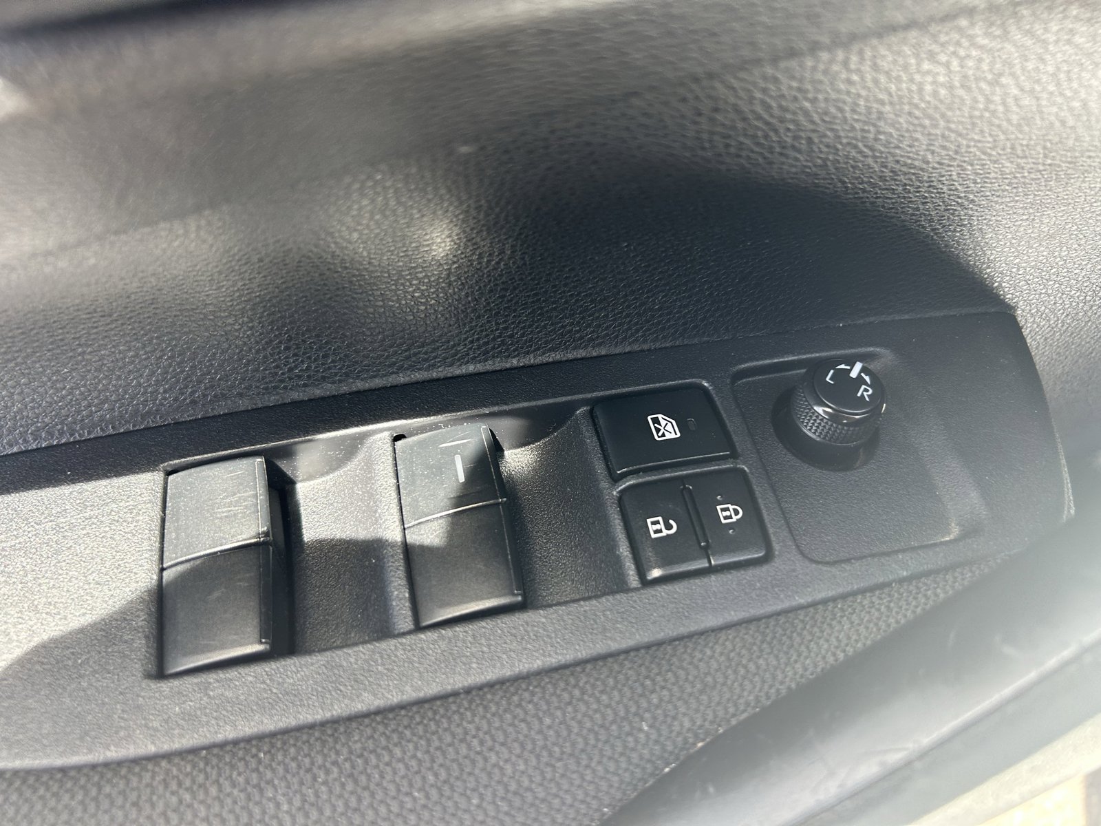 Used 2023 Toyota Corolla LE FWD image 27