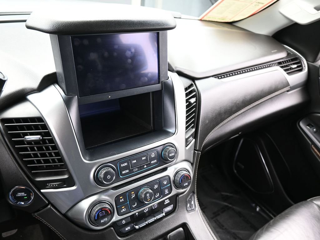 Used 2018 Chevrolet Suburban LT image 30