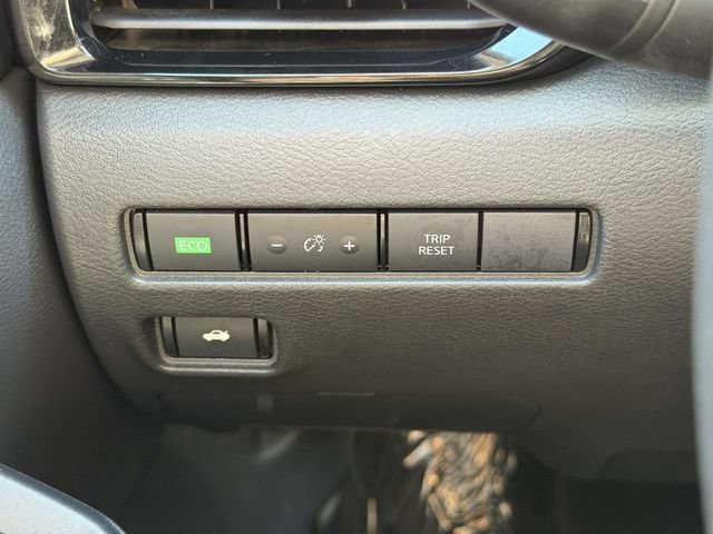 Used 2024 Nissan Sentra SV FWD image 25
