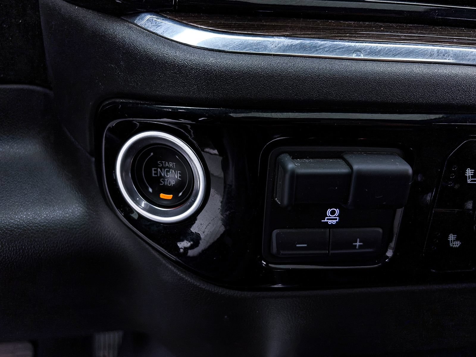 Used 2024 Chevrolet Silverado 1500 LT Trail Boss w/ Convenience Package II AWD/4WD image 29