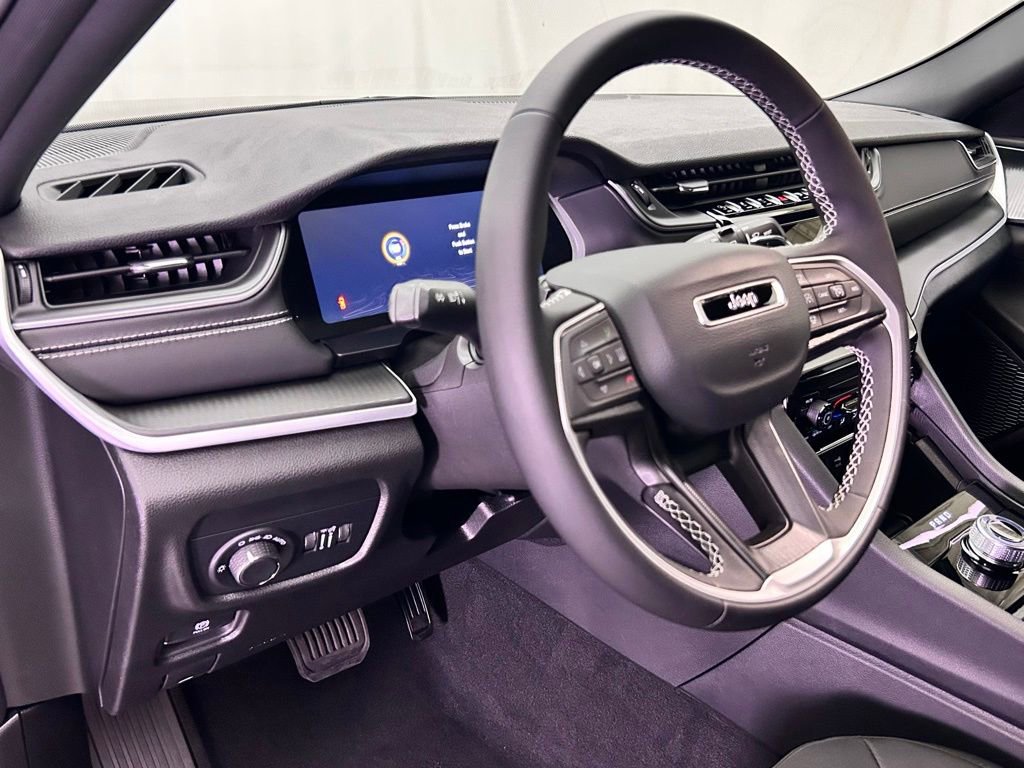 New 2025 Jeep Grand Cherokee Laredo w/ Trailer Tow Package image 14