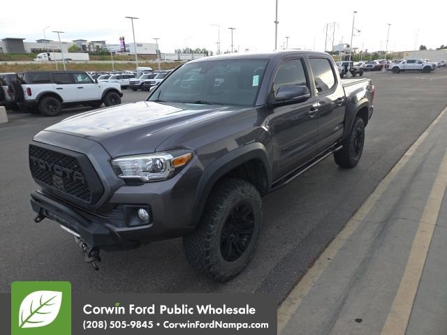 Used 2018 Toyota Tacoma TRD Off-Road AWD/4WD image 3