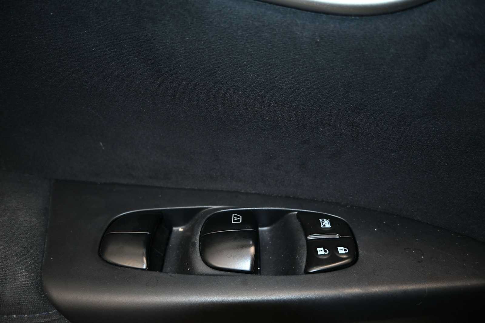 Used 2014 Nissan Sentra SR w/ SR Driver Package FWD image 17