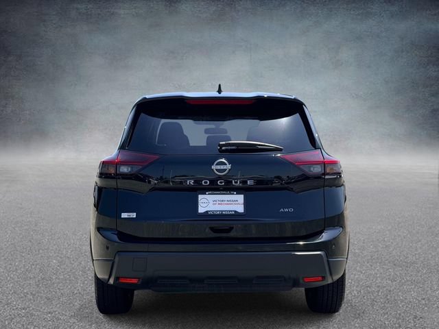 Used 2024 Nissan Rogue S AWD/4WD image 3
