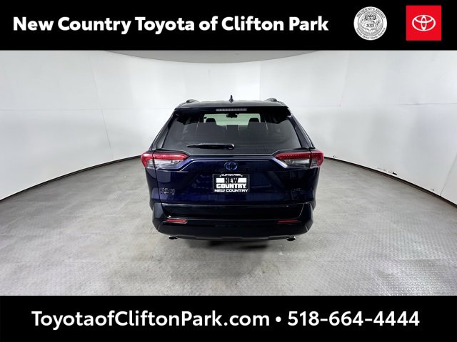 Used 2023 Toyota RAV4 SE image 4