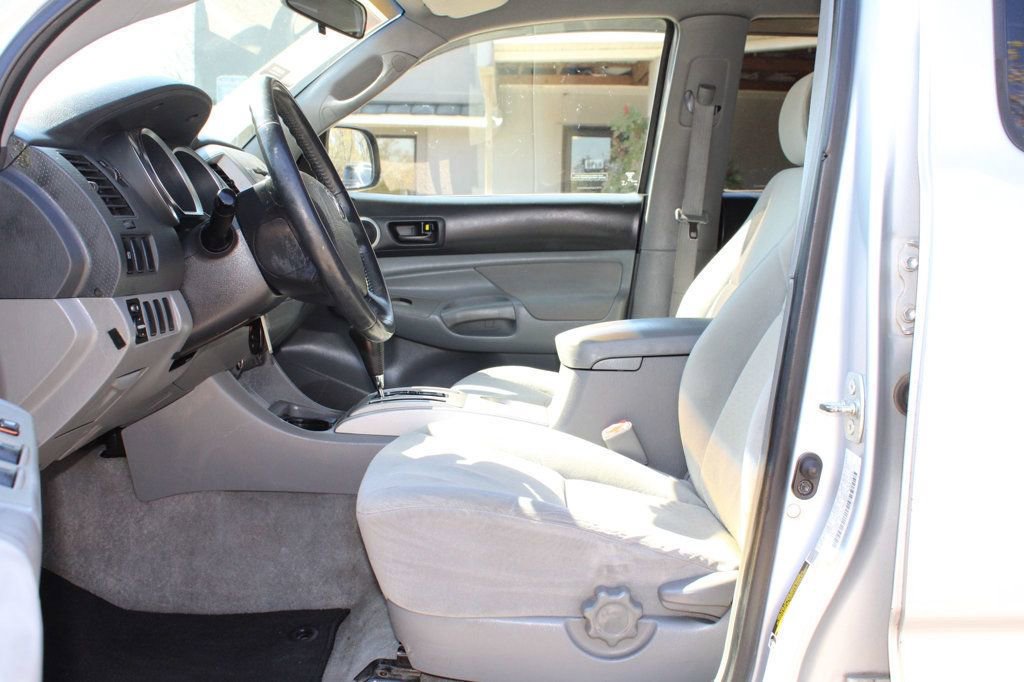 Used 2006 Toyota Tacoma PreRunner RWD image 12