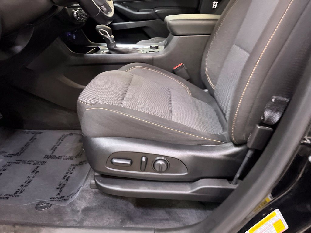 Used 2021 Chevrolet Traverse LT FWD image 19
